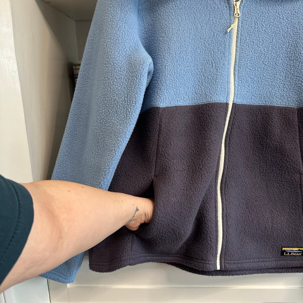 L.L. Bean Two-Tone Light Blue and Navy Fleece Jacket - Picture 9 of 10